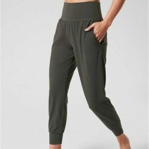 Athleta Salutation Jogger size Large Tall